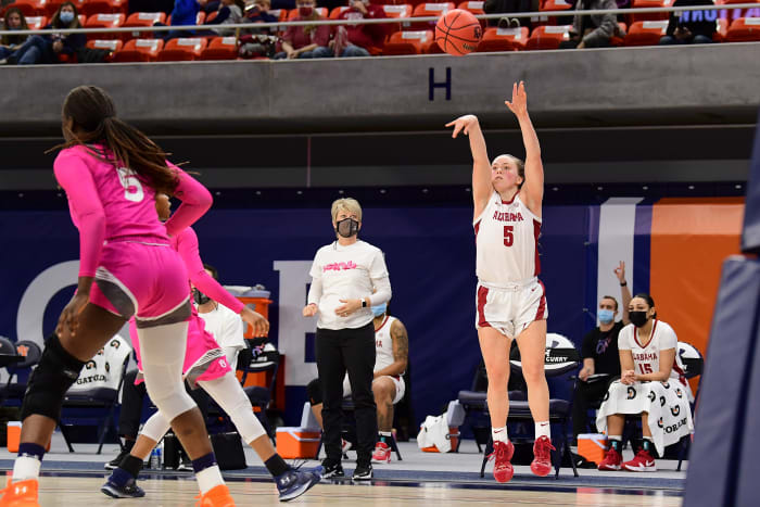 Hannah Barber and Kristy Curry wbb aub vs ala 20210214 SL1_9935 edited